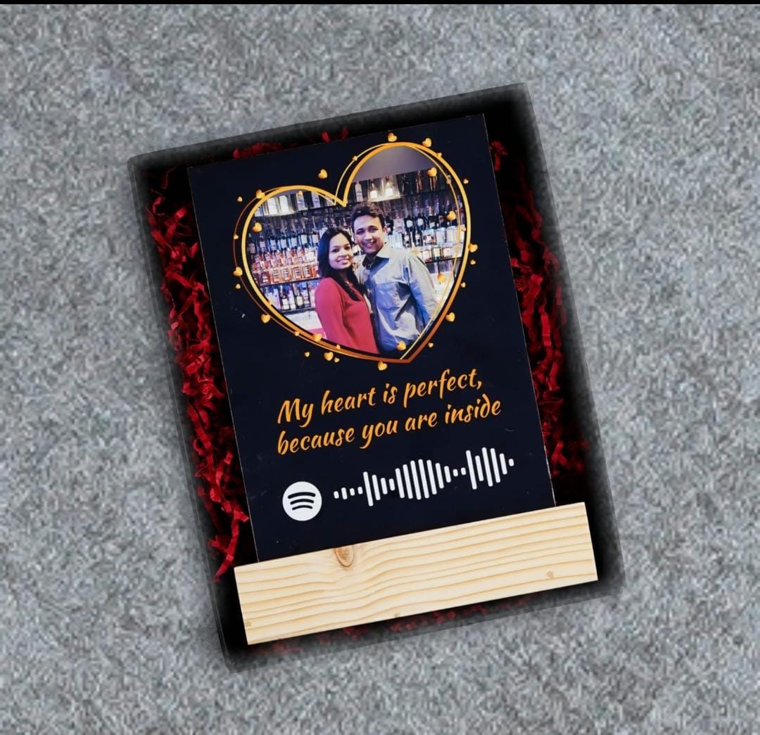 ๐ Personalized Melody: "Wooden Spotify Table top"