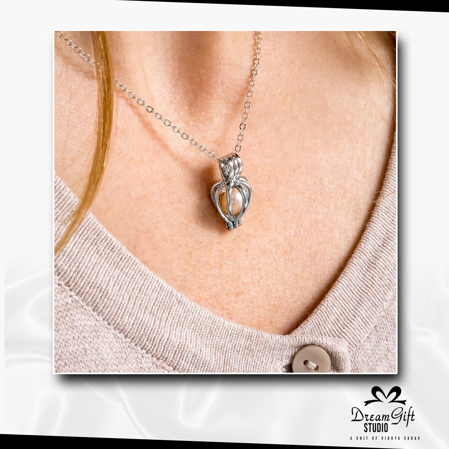 Oyster Love Pearl Necklace - A Perfect Gift of Timeless Elegance"