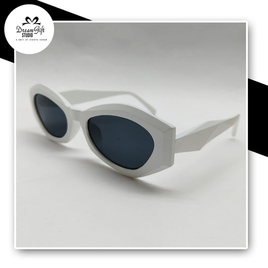 White Retro Cat-Eye Sunglasses – Chunky Frame with Dark Tinted Lenses