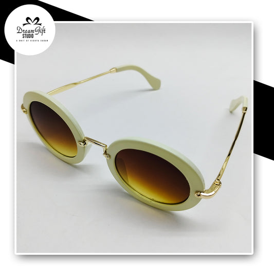 Retro Oval Sunglasses with Gold Metal Temples – Cream Frame & Gradient Brown Lens