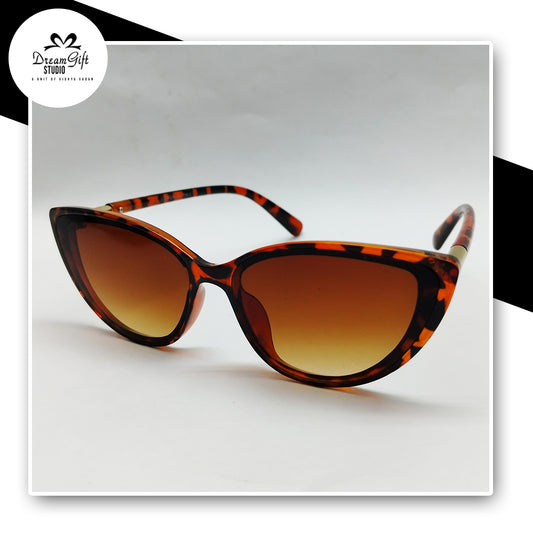 Retro Cat-Eye Sunglasses With Brown Gradient Lenses