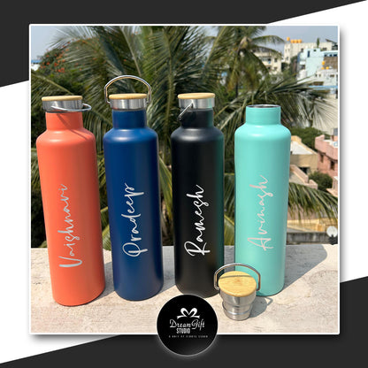 personalised bottles in 4 colors placed on a shelf with a close up view on the qualities 